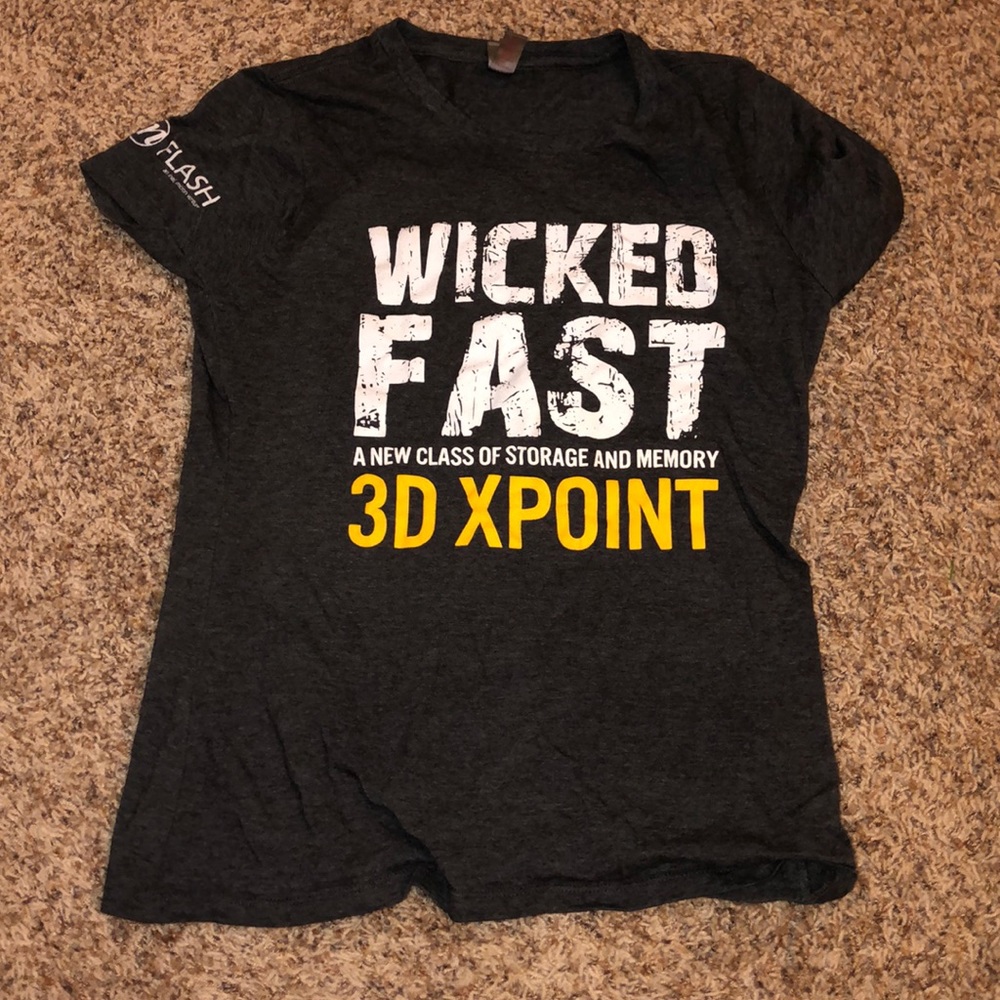Tee shirt